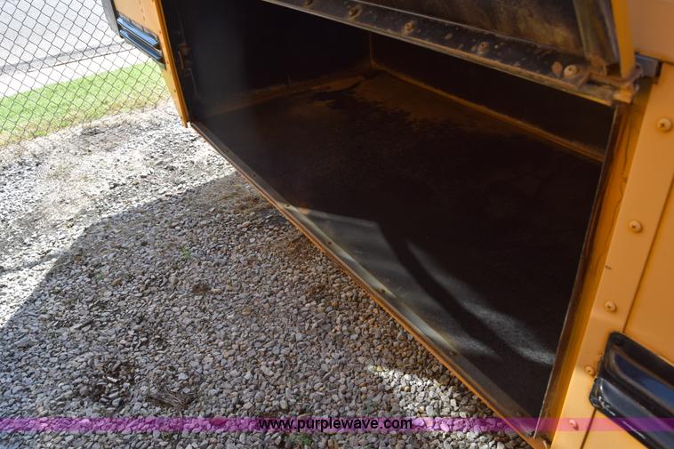 image for item L2545 1995 Blue Bird TC2000 school bus