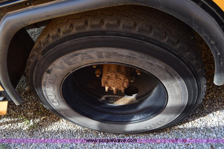 image for item L2545 1995 Blue Bird TC2000 school bus