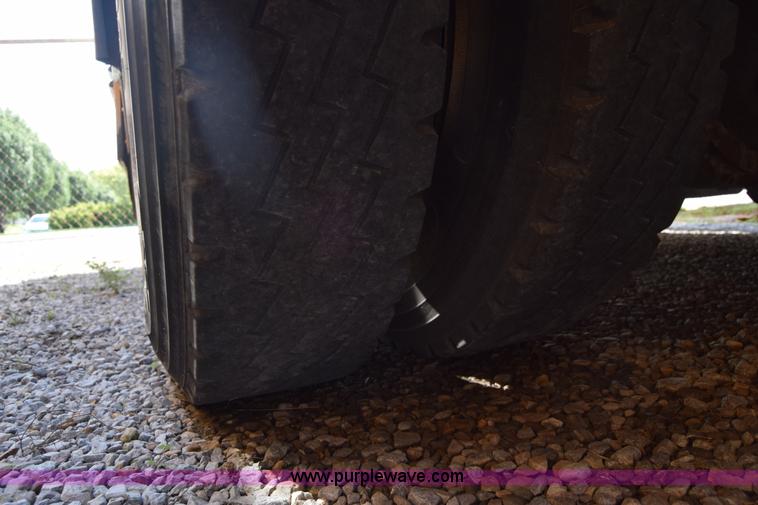 image for item L2545 1995 Blue Bird TC2000 school bus