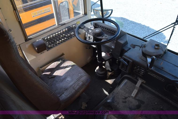 image for item L2546 1995 Blue Bird TC2000 school bus