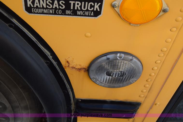 image for item L2546 1995 Blue Bird TC2000 school bus