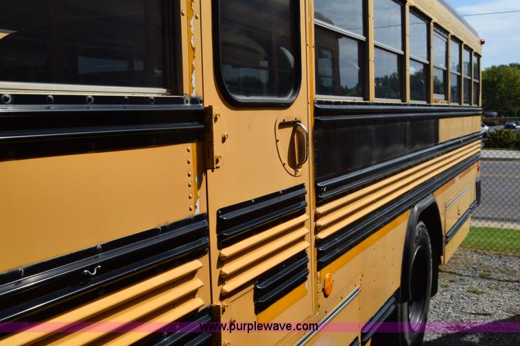 image for item L2546 1995 Blue Bird TC2000 school bus