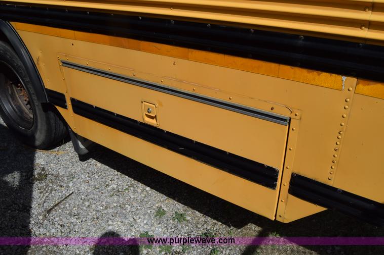 image for item L2546 1995 Blue Bird TC2000 school bus