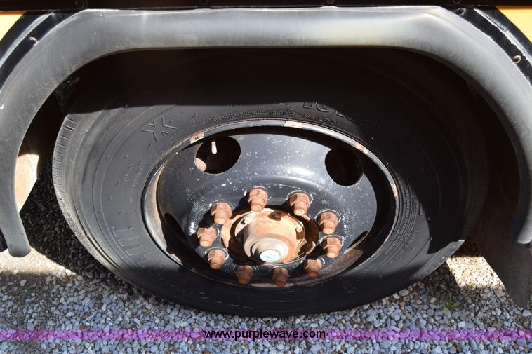 image for item L2546 1995 Blue Bird TC2000 school bus