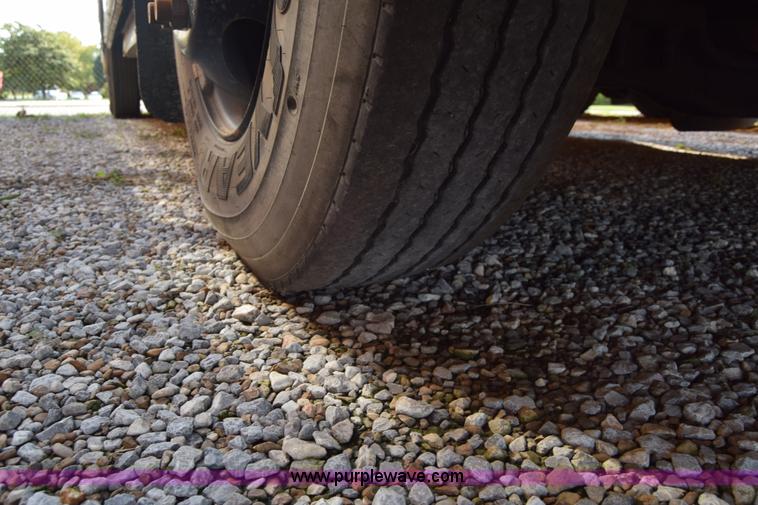 image for item L2546 1995 Blue Bird TC2000 school bus