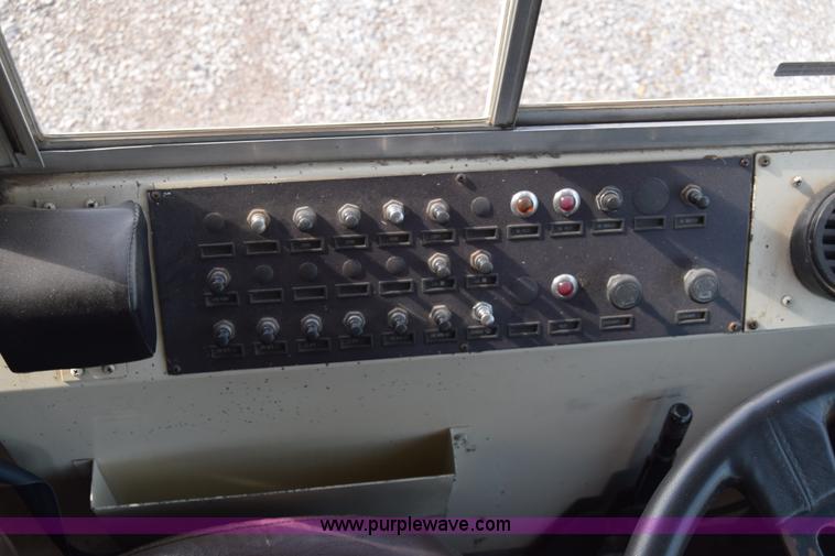 image for item L2547 1990 Blue Bird TC2000 school bus