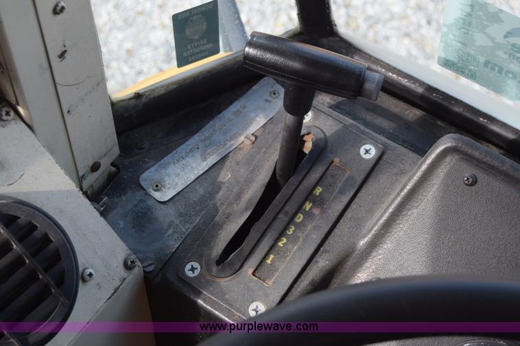 image for item L2547 1990 Blue Bird TC2000 school bus