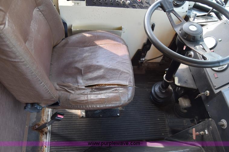 image for item L2547 1990 Blue Bird TC2000 school bus