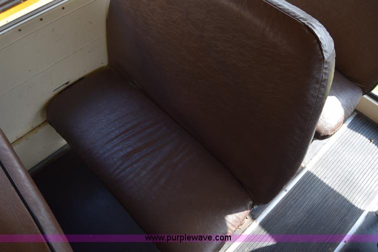 image for item L2547 1990 Blue Bird TC2000 school bus