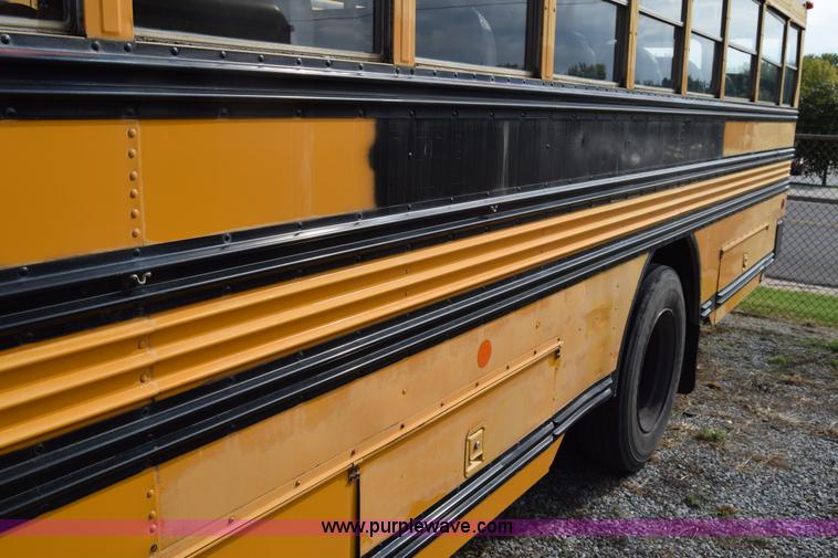 image for item L2547 1990 Blue Bird TC2000 school bus