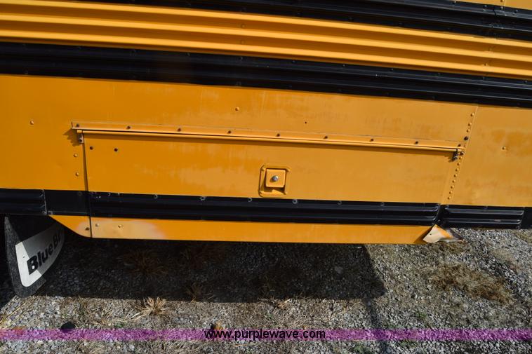 image for item L2547 1990 Blue Bird TC2000 school bus