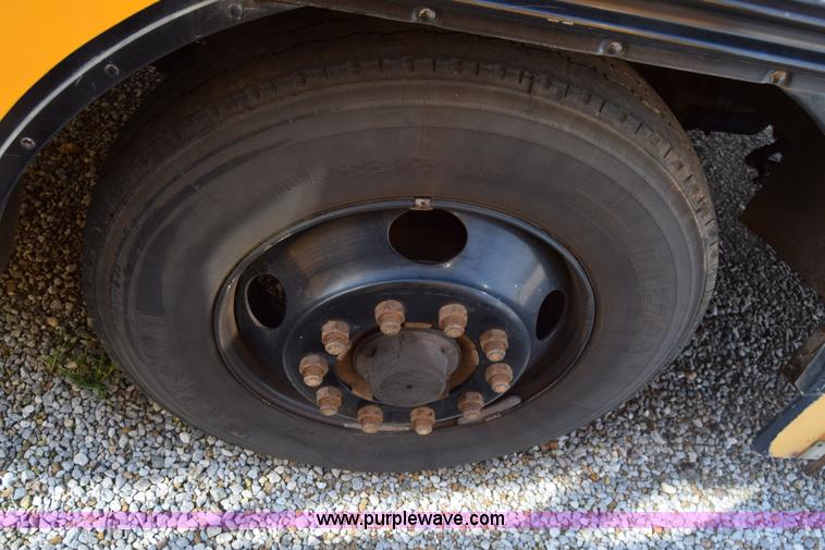 image for item L2547 1990 Blue Bird TC2000 school bus