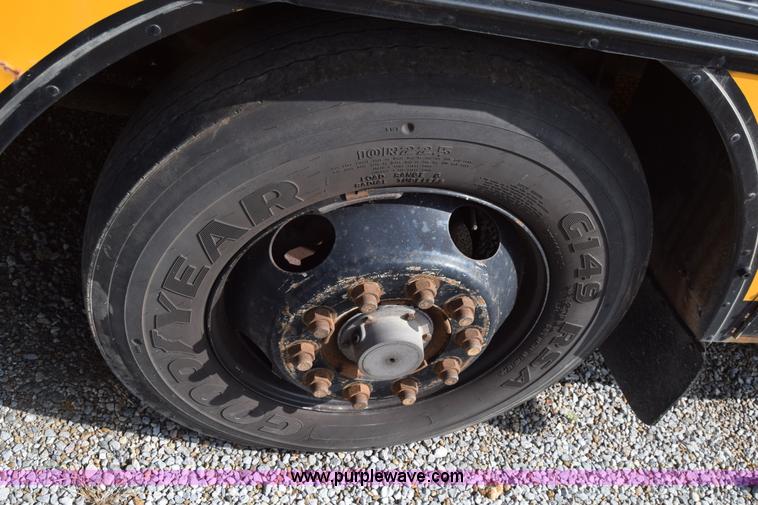 image for item L2547 1990 Blue Bird TC2000 school bus