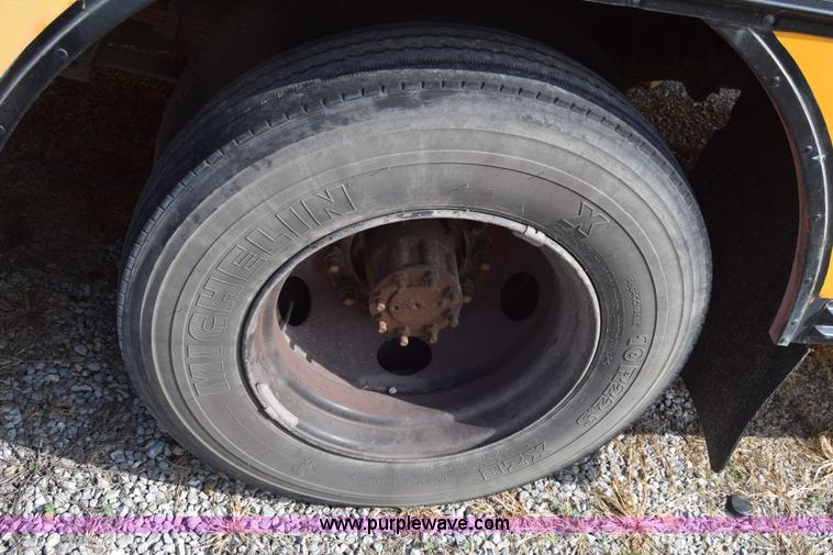 image for item L2547 1990 Blue Bird TC2000 school bus