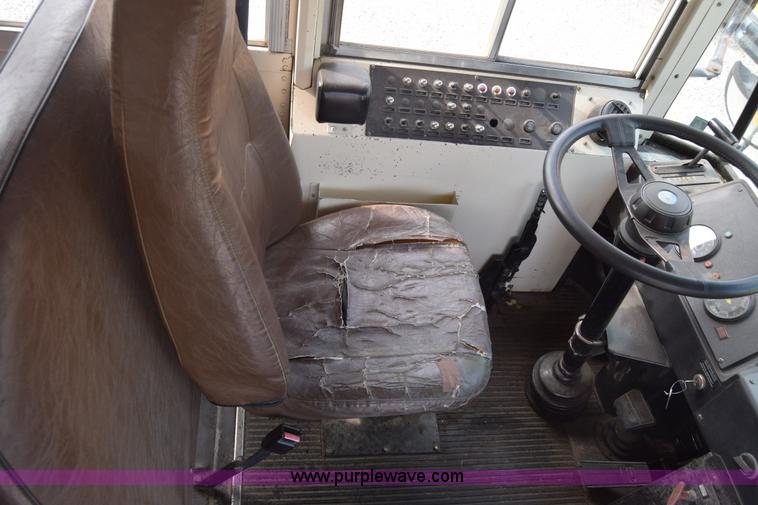 image for item L2548 1990 Blue Bird TC2000 school bus