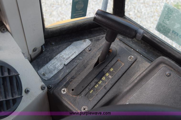 image for item L2548 1990 Blue Bird TC2000 school bus