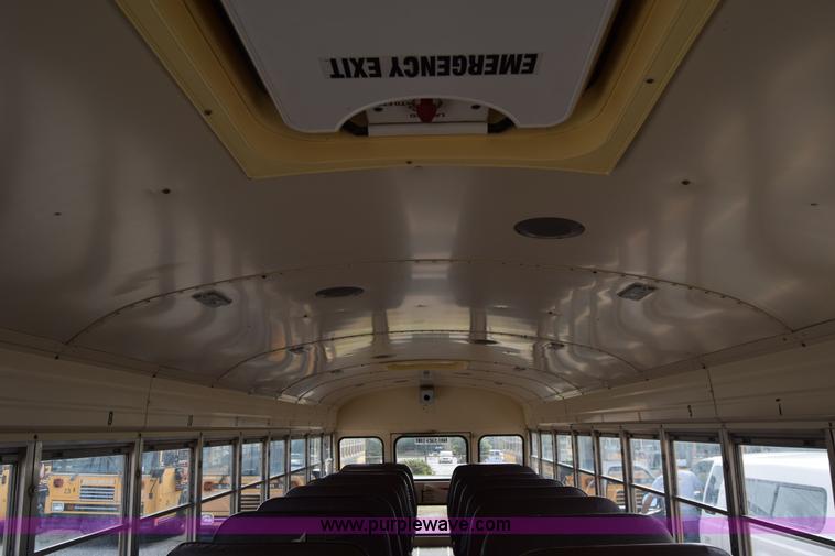 image for item L2548 1990 Blue Bird TC2000 school bus