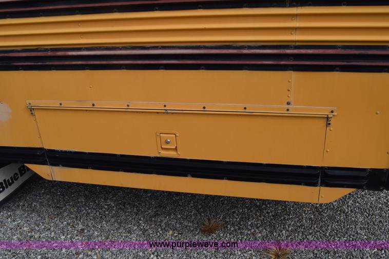image for item L2548 1990 Blue Bird TC2000 school bus