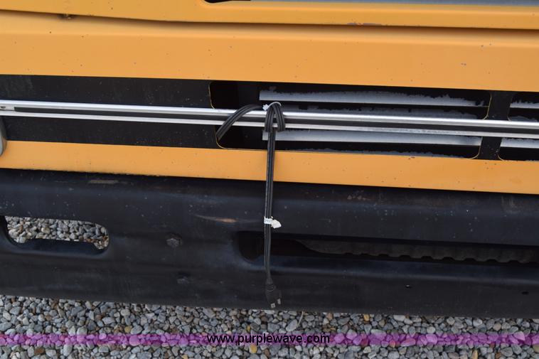 image for item L2548 1990 Blue Bird TC2000 school bus