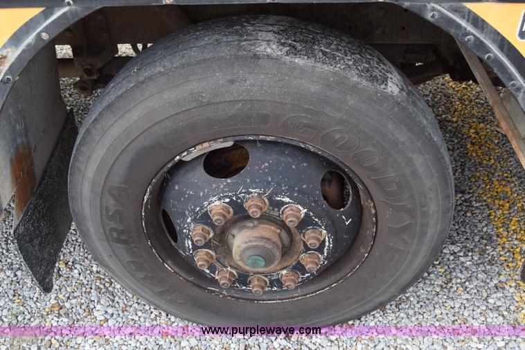 image for item L2548 1990 Blue Bird TC2000 school bus