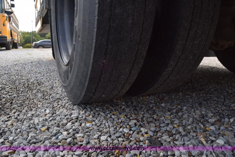 image for item L2548 1990 Blue Bird TC2000 school bus