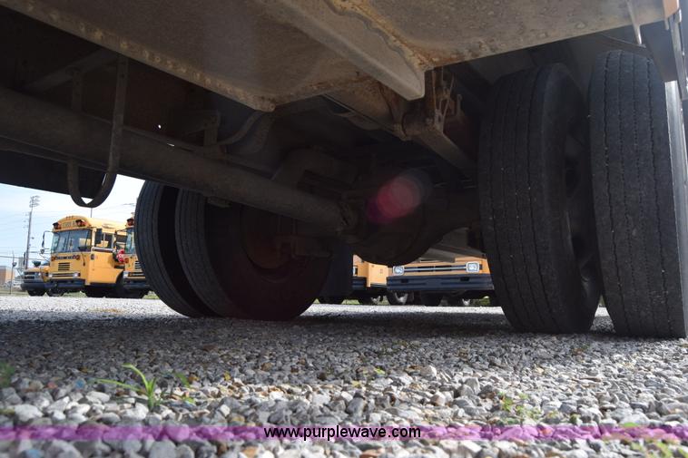 image for item L2548 1990 Blue Bird TC2000 school bus