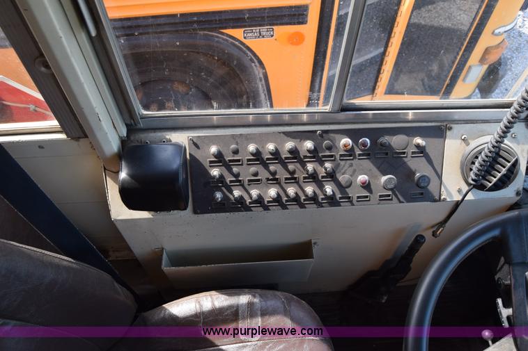 image for item L2549 1990 Blue Bird TC2000 school bus