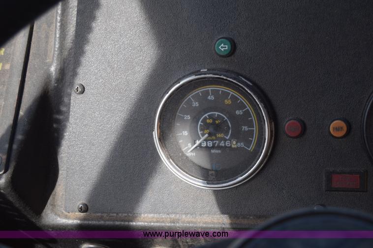 image for item L2549 1990 Blue Bird TC2000 school bus