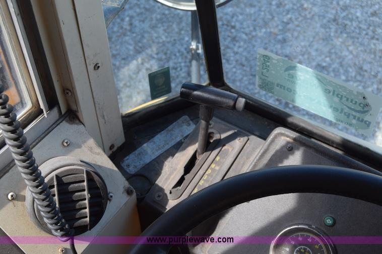 image for item L2549 1990 Blue Bird TC2000 school bus