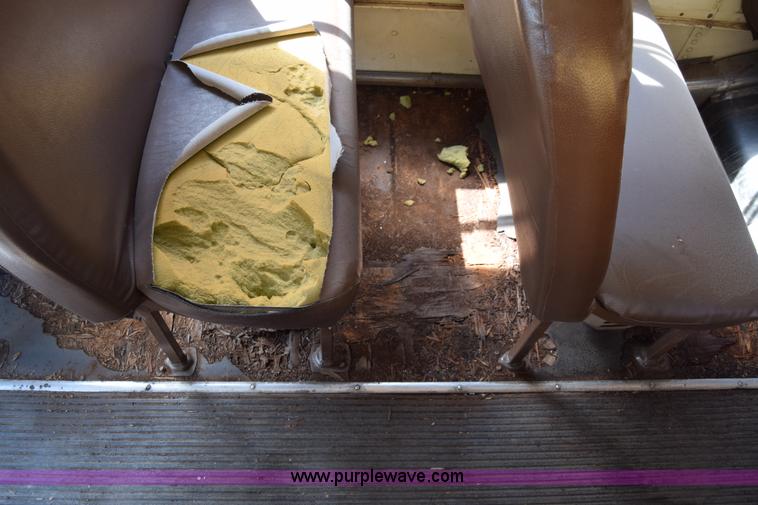 image for item L2549 1990 Blue Bird TC2000 school bus