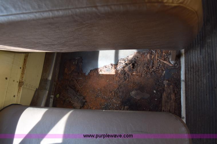 image for item L2549 1990 Blue Bird TC2000 school bus