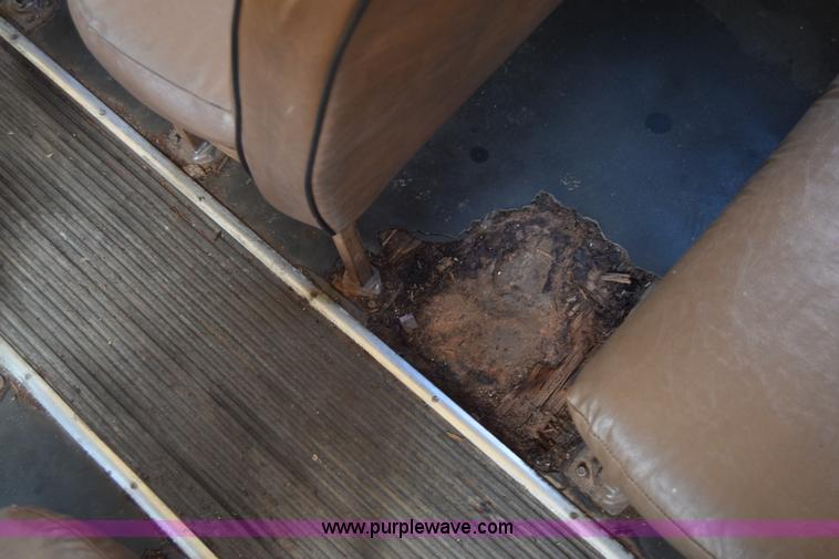 image for item L2549 1990 Blue Bird TC2000 school bus