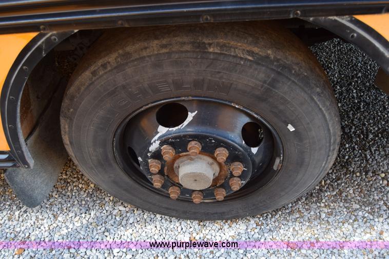 image for item L2549 1990 Blue Bird TC2000 school bus