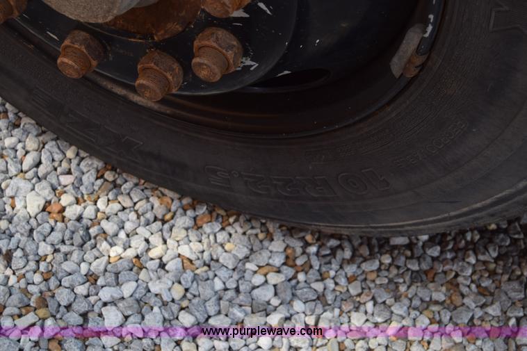 image for item L2549 1990 Blue Bird TC2000 school bus