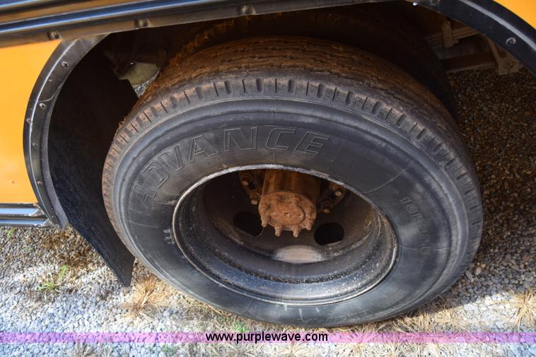 image for item L2549 1990 Blue Bird TC2000 school bus