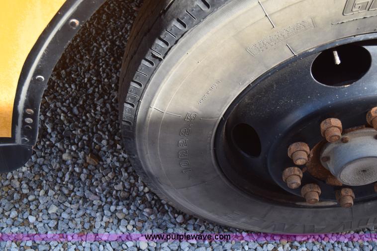 image for item L2549 1990 Blue Bird TC2000 school bus