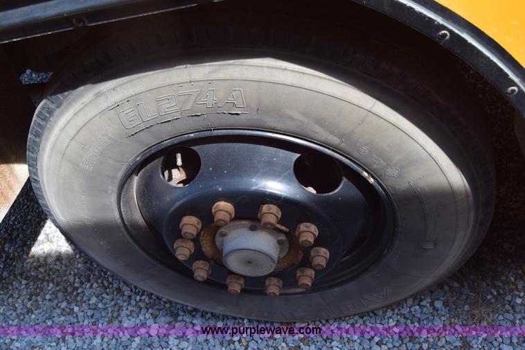 image for item L2549 1990 Blue Bird TC2000 school bus