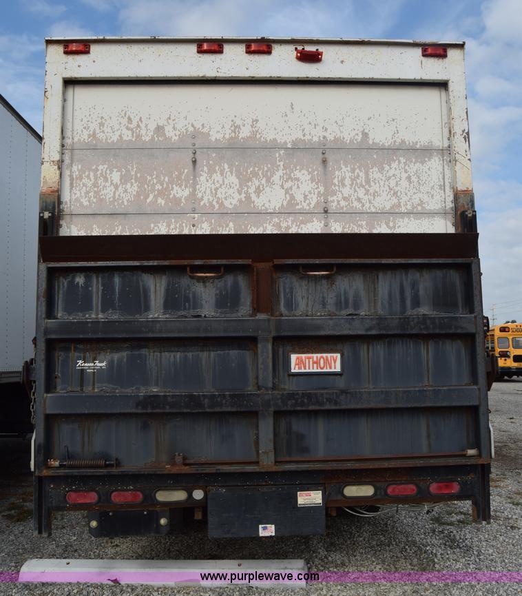 image for item L2552 1989 GMC W4 box truck