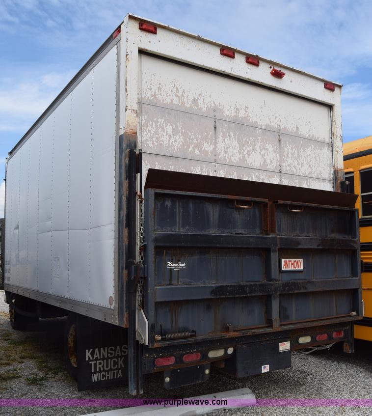 image for item L2552 1989 GMC W4 box truck