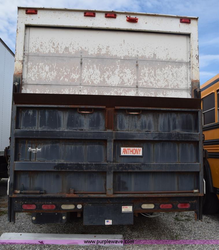 image for item L2552 1989 GMC W4 box truck