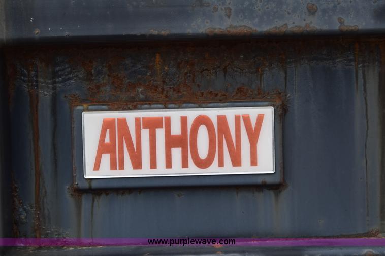 image for item L2552 1989 GMC W4 box truck