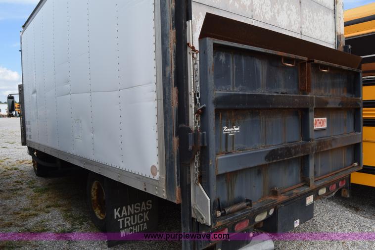 image for item L2552 1989 GMC W4 box truck