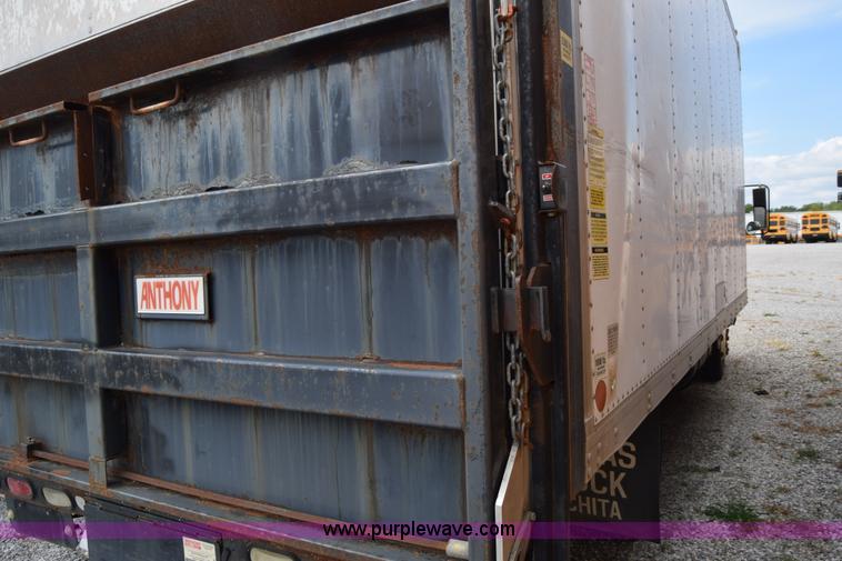 image for item L2552 1989 GMC W4 box truck