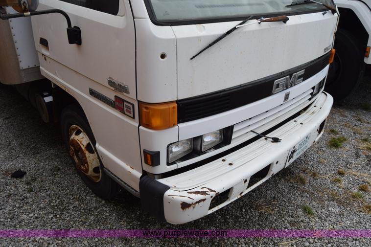 image for item L2552 1989 GMC W4 box truck