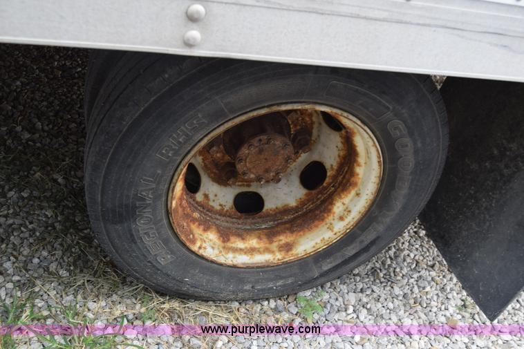 image for item L2552 1989 GMC W4 box truck