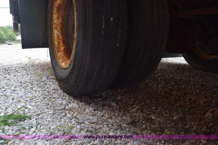 image for item L2552 1989 GMC W4 box truck