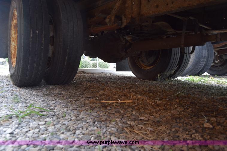 image for item L2552 1989 GMC W4 box truck