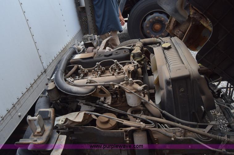 image for item L2552 1989 GMC W4 box truck