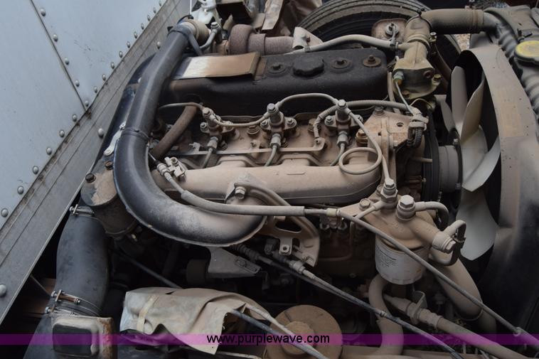 image for item L2552 1989 GMC W4 box truck