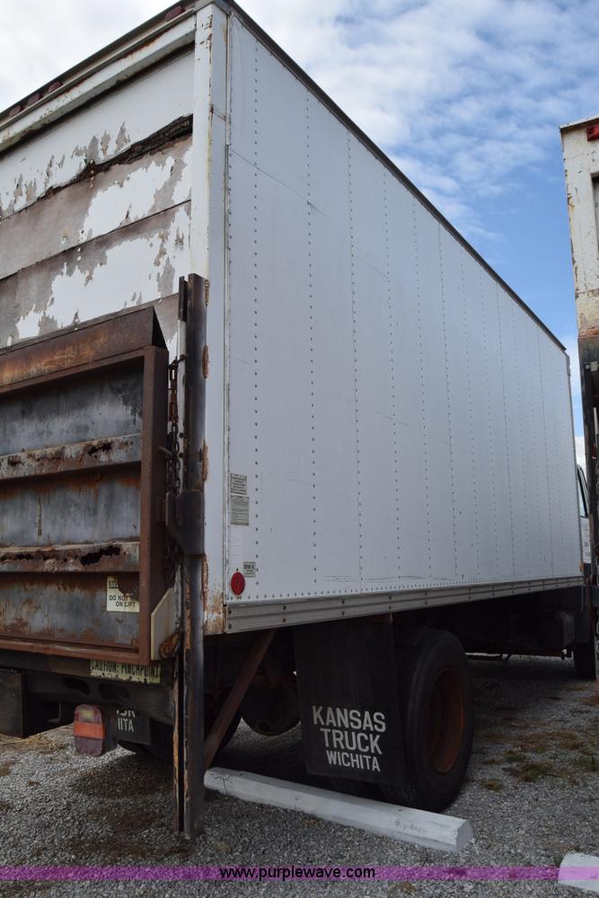 image for item L2553 1988 Ford 7000 box truck